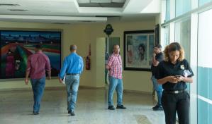 Ambiente de desesperanza y discusiones en alcaldías de Santo Domingo Este y Oeste