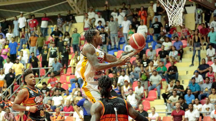 El Don Bosco se acerca a la final en básquet de Moca