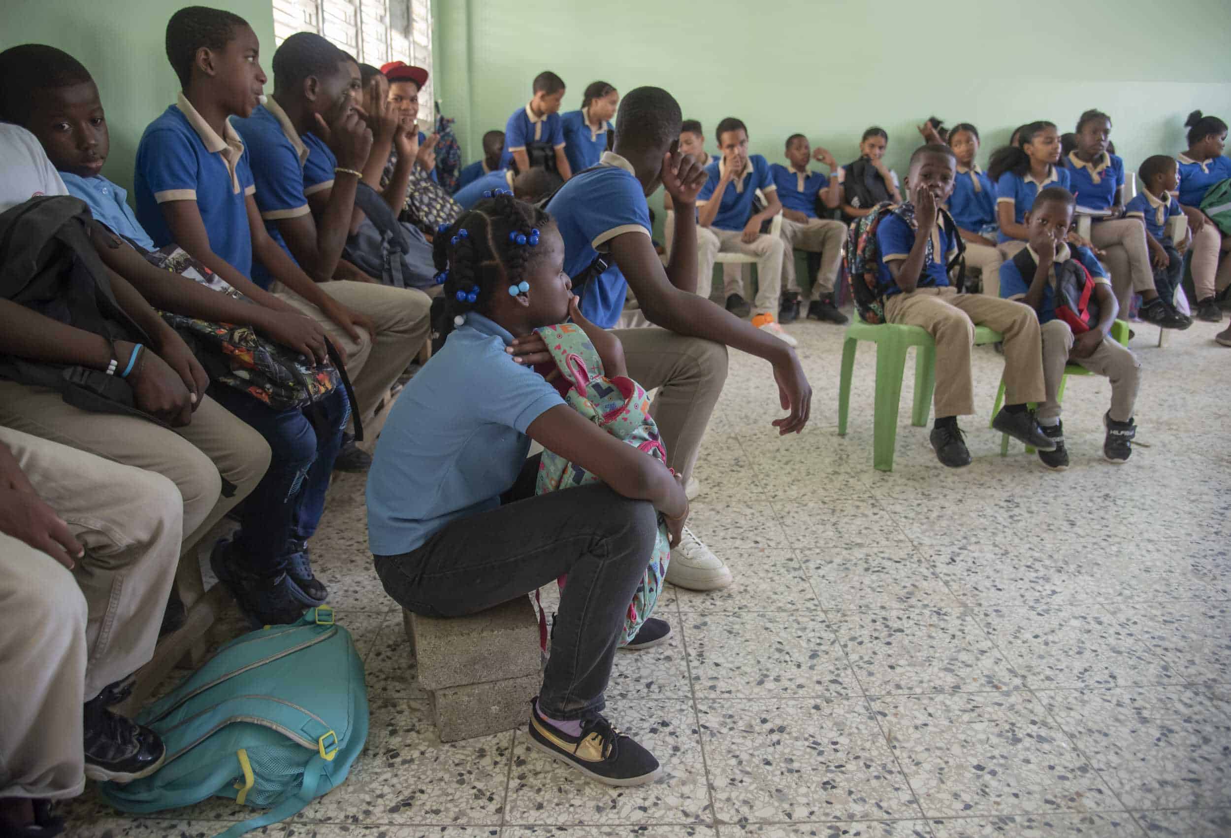 La comunidad ocupó la escuela para presionar su terminación.