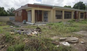 Ante incumplimiento de la contratista, Minerd interviene escuela en Los Alcarrizos