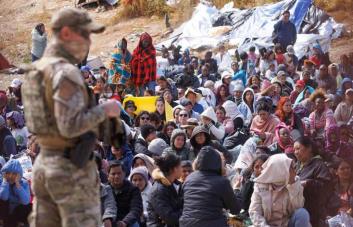 Migrantes suman otra penuria en su camino a EE.UU.: el calor extremo