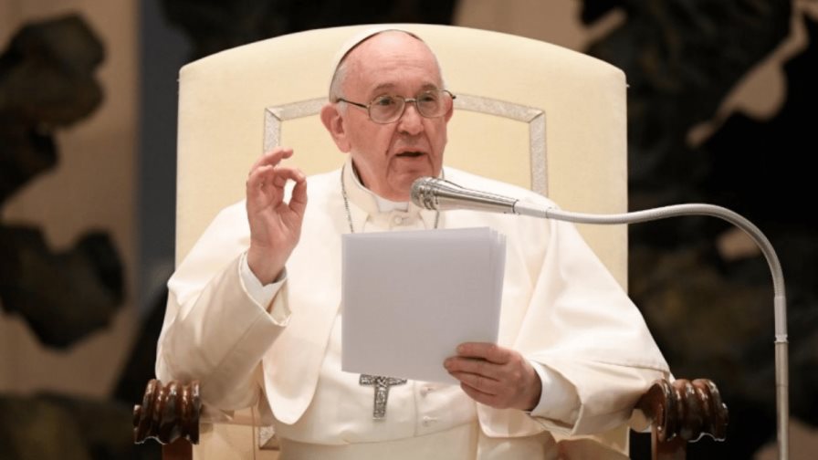 Cinco cardenales conservadores desafían al papa a ratificar la doctrina sobre homosexuales y mujeres