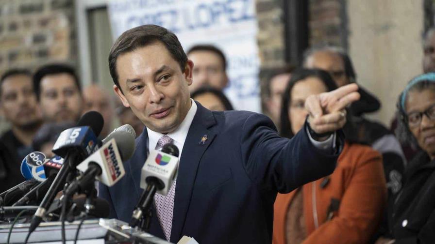Concejal latino de Chicago busca arrebatar el escaño del congresista Jesús Chuy García