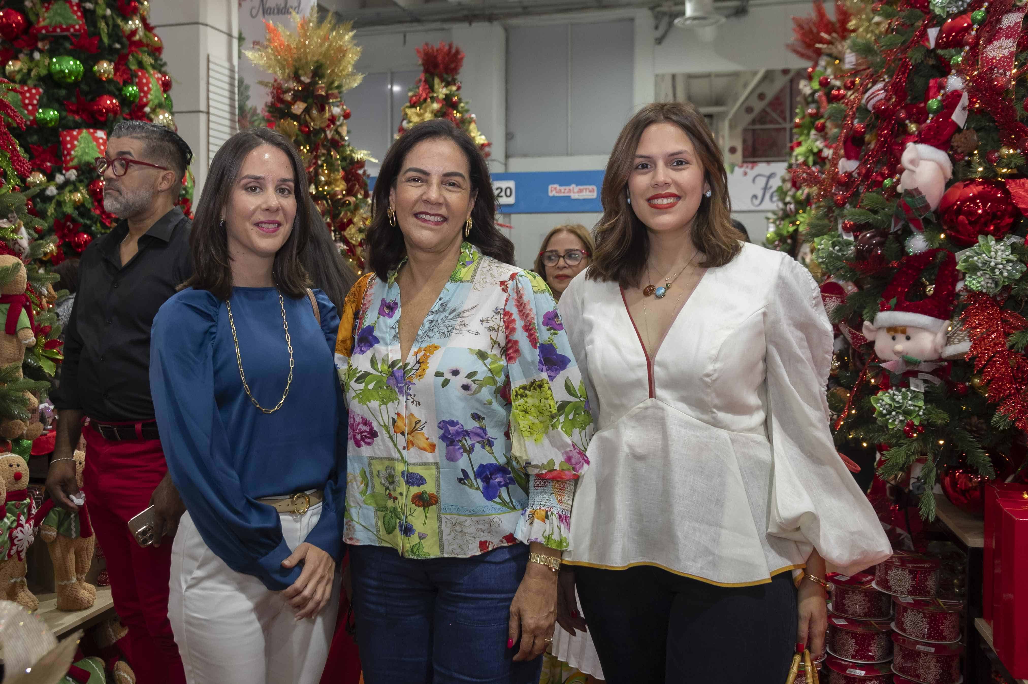 María Teresa Sangiovanni, Alexandra Matos de Purcell y Vivian Purcell. 