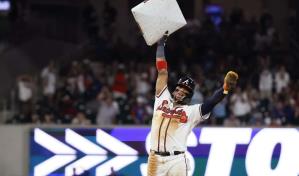 Acuña busca robarse las bases y el show en octubre, en la era del béisbol acelerado