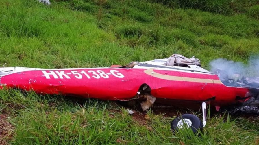 Accidente de una avioneta en el centro de Colombia deja dos muertos