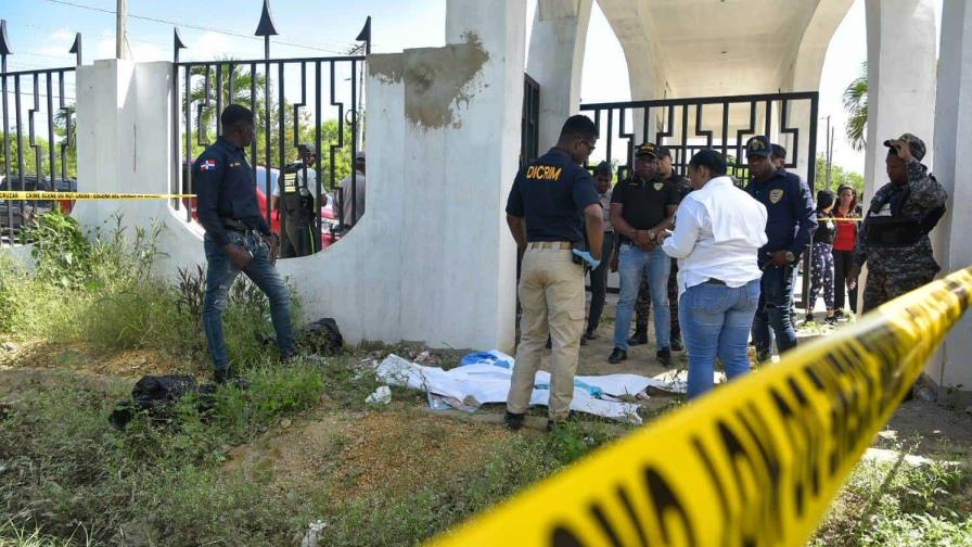 Policía busca "El Grillo" por hallazgo de seis cadáveres de recién nacidos