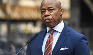 El FBI allana la casa de un recaudador de fondos clave para la campaña de Eric Adams