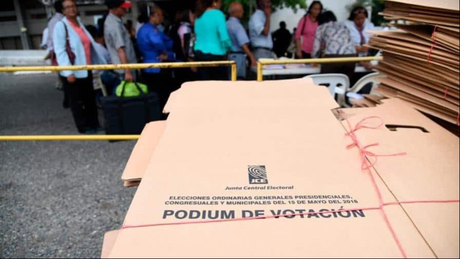 JCE convoca licitación para urnas y pódiums que se usarán en elecciones 2024