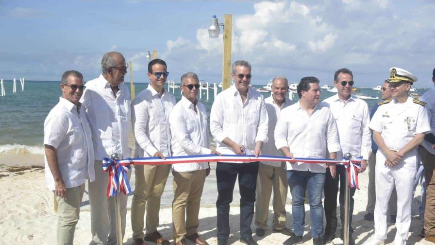 Presidente inaugura hogar de ancianos, muelle y sucursal del CTC en La Altagracia