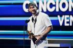 Bad Bunny agradece a RD en Premios Billboard de la Música Latina por el apoyo en su carrera Bad Bunny agradece a RD en Premios Billboard de la Música Latina por el apoyo en su carrera