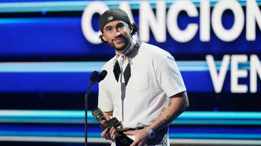 Bad Bunny agradece a RD en Premios Billboard de la Música Latina por el apoyo en su carrera