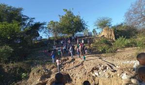Derrumbe de puente en Los Cerros de Chalota tiene incomunicados a comunitarios desde el 2016
