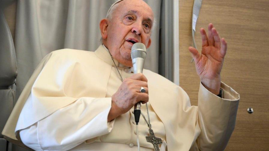 El papa advierte del chisme y las ideologías en la primera sesión del Sínodo