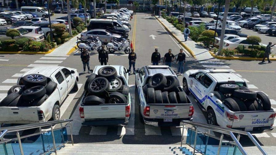 Apresan miembros de una red que robaba neumáticos de vehículos de lujo en Santo Domingo