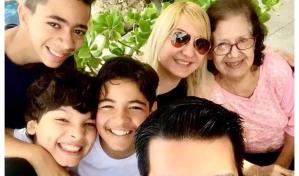 Comunicadores Manuel y Hermes en duelo por la muerte de su madre