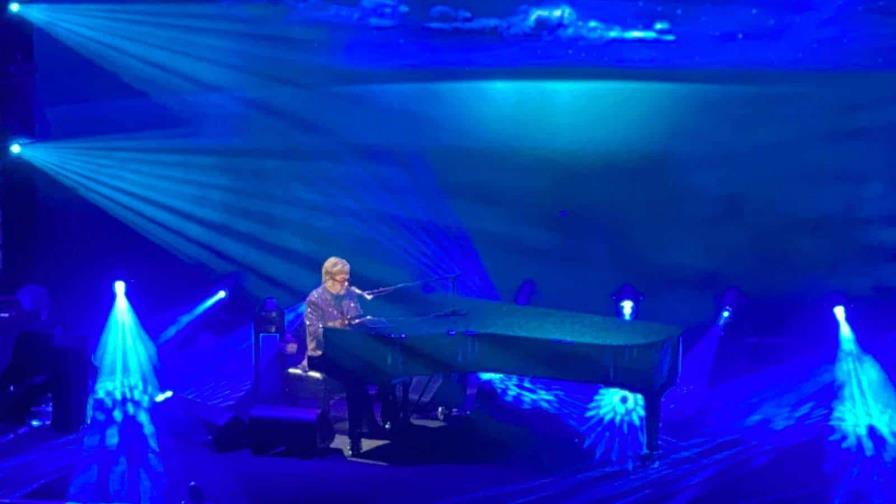 Exitoso reencuentro de Elton John con el público dominicano