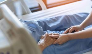 Dra. Jenny Capellán: "Los cuidados paliativos no sólo van dirigidos a los pacientes, sino a familiares y cuidadores"