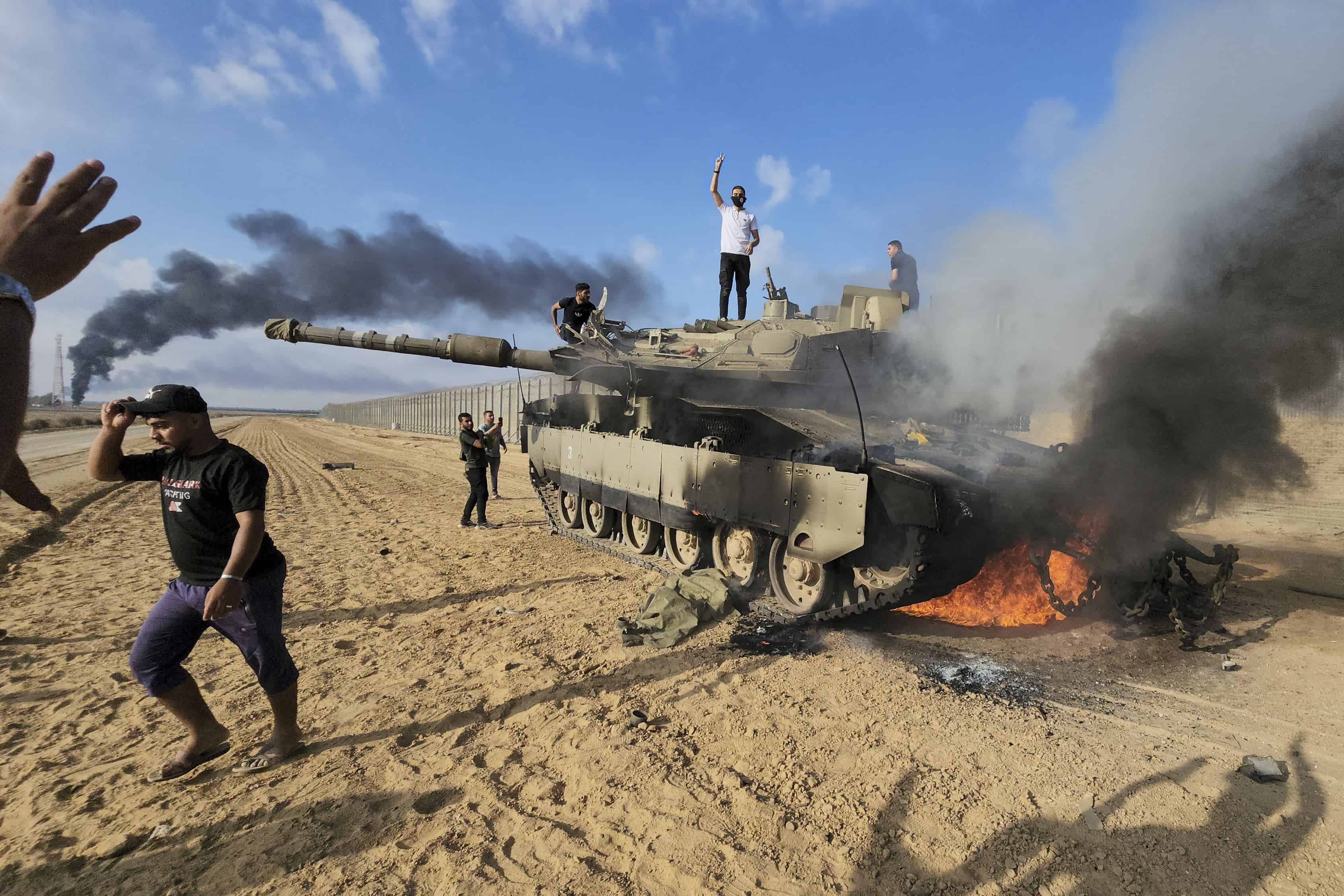 En fotos: Ataque de Hamás y represalia israelí dejan cientos de muertos y heridos