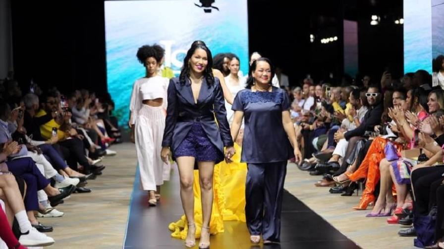 Vestir a la mujer ejecutiva moderna, la propuesta de Lorenny Solano en RD Fashion Week