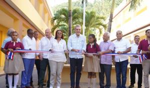 Abinader entrega un politécnico en Samaná
