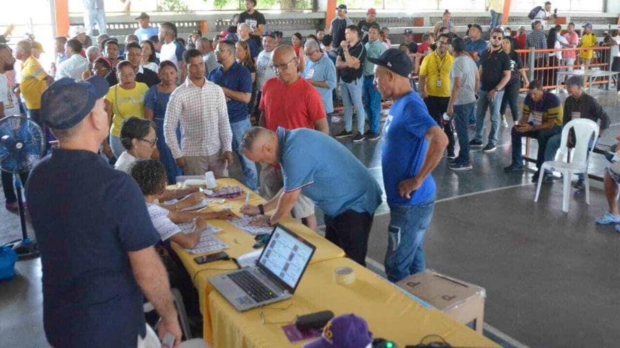 Peledeístas eligen a 46 candidatos a regidores en asamblea de delegados en Santiago