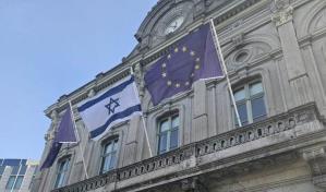 La bandera de Israel ondea en la sede del Parlamento Europeo y de la Comisión Europea