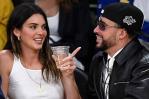 La pareja famosa Bad Bunny y Kendall Jenner asisten al show de Luis Miguel La pareja famosa Bad Bunny y Kendall Jenner asisten al show de Luis Miguel