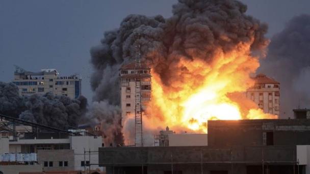Ejército israelí afirma que ha atacado ya a más de 1,700 objetivos en Gaza