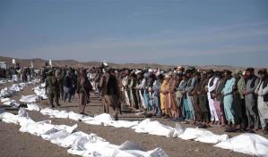 Funeral masivo para víctimas de terremoto en Afganistán