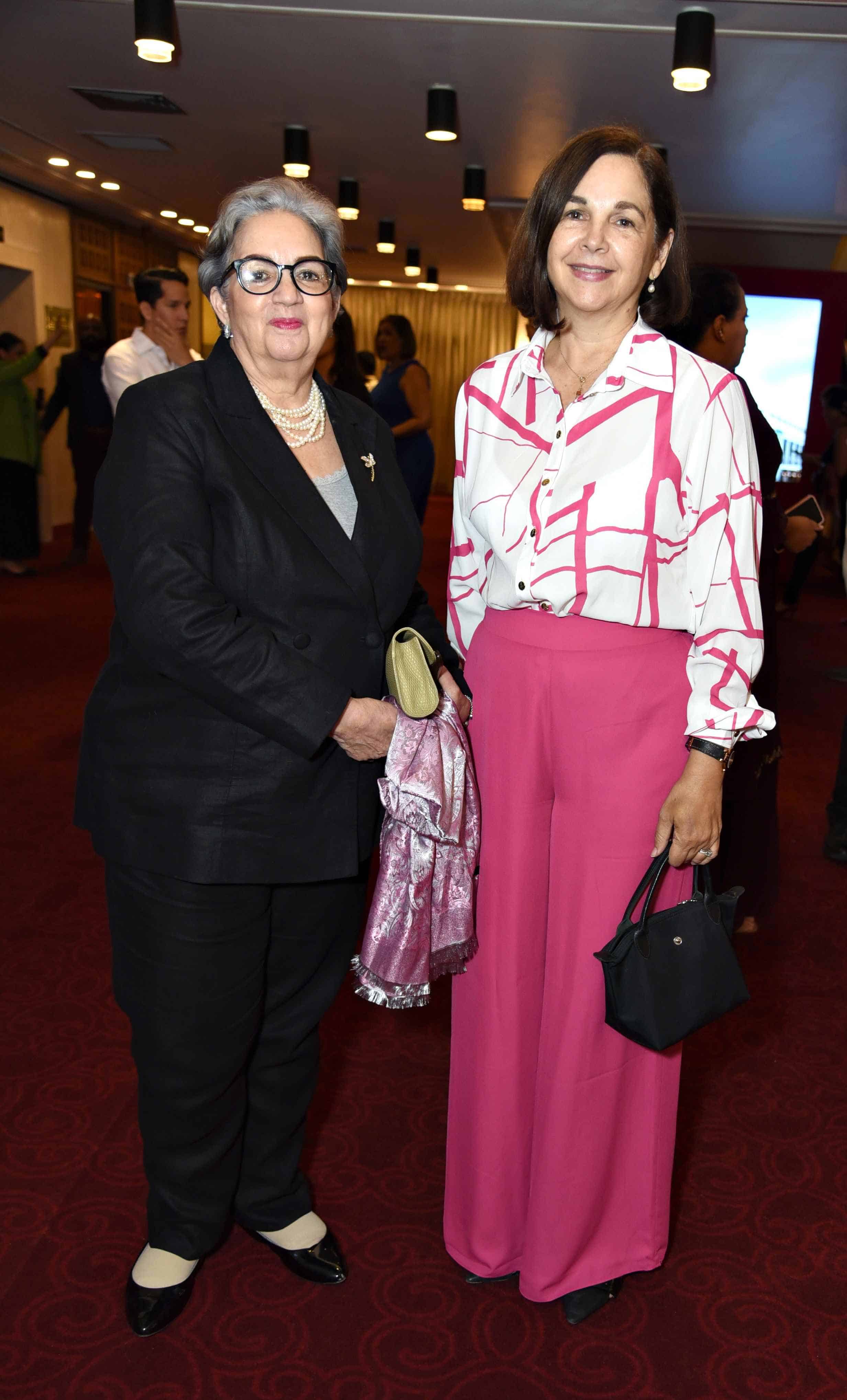 Carmen Rita Malagón y Yolanda Valdez.