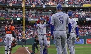Rangers regresan a casa y podrían llevarse por primera vez un serie de playoffs en su parque
