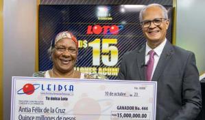 Leidsa entrega 15 millones a ama de casa