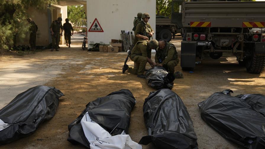 Israel denuncia militantes de Hamas habrían matado a sangre fría unos 40 bebés