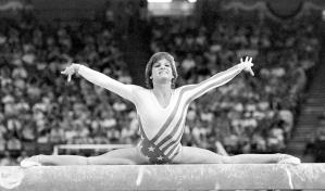 Exgimnasta Retton sigue en terapia intensiva; las donaciones llegan