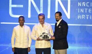 Gobierno lanza estrategia de IA y presenta a Taína, tecnología que ayudará a ciudadanos