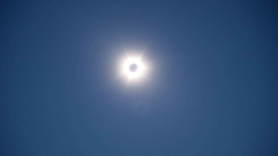 Expertos advierten a dominicanos no usar radiografías ni gafas de sol para ver eclipse del sábado