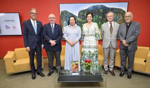 Centro León realiza puesta en circulación del libro "Pueblo taíno"