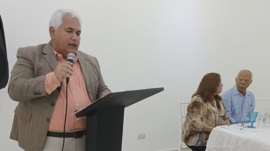 Escritor Antonio del Orbe pone a circular su obra poética Sargazo
