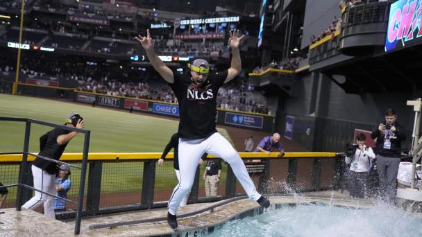 Perdomo y Marte jonronearon y los Diamondbacks barrieron a los Dodgers