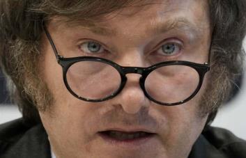 Campaña argentina se recalienta con acusaciones cruzadas por crisis cambiaria