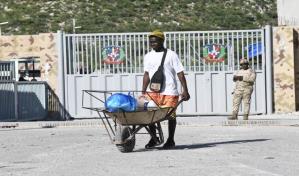 En fotos: Tímida actividad comercial tras reapertura parcial de la frontera en Jimaní