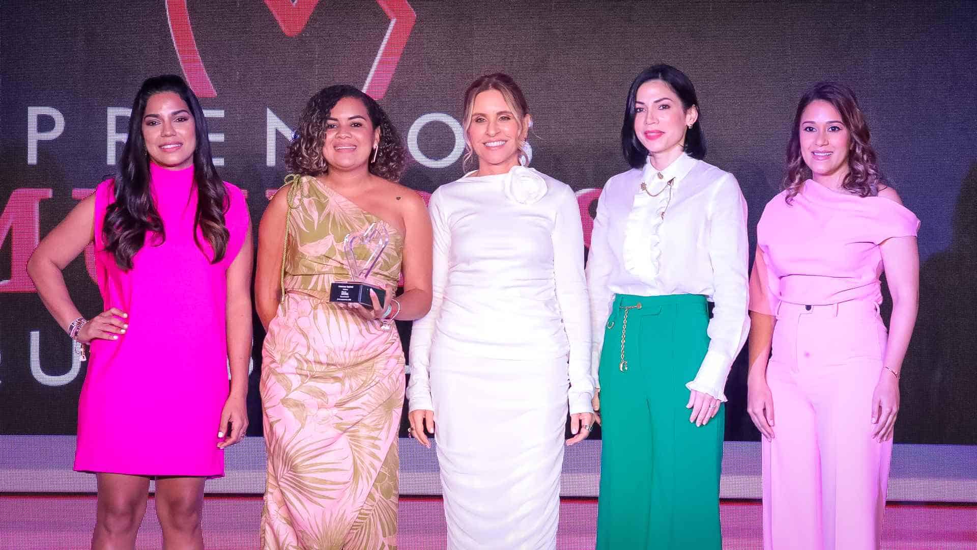Victoria Naut, Vanessa Espinal, Alina Villasante, Gisselle Pla y Sabrina Andújar.