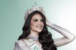 Dominicana sufre aparatosas caídas en la pasarela de Miss Grand Internacional