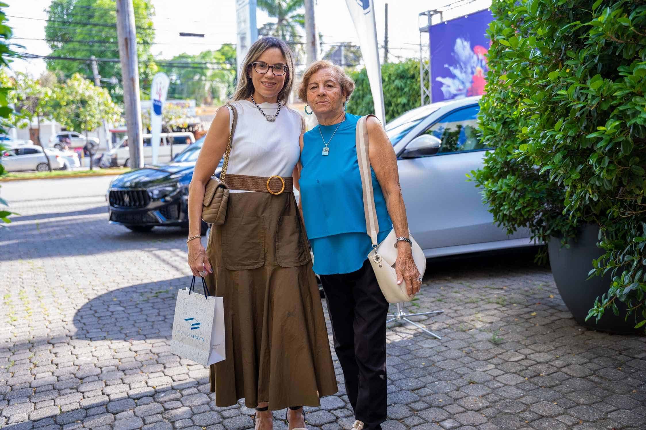 Glenis Hernández y Gladis Fermín.