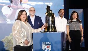 Lidom y Banreservas presentan Copa del torneo 2023-24 dedicado a Onfalia Morillo