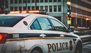 Detienen a un adolescente por presuntamente asesinar a su madre en Florida