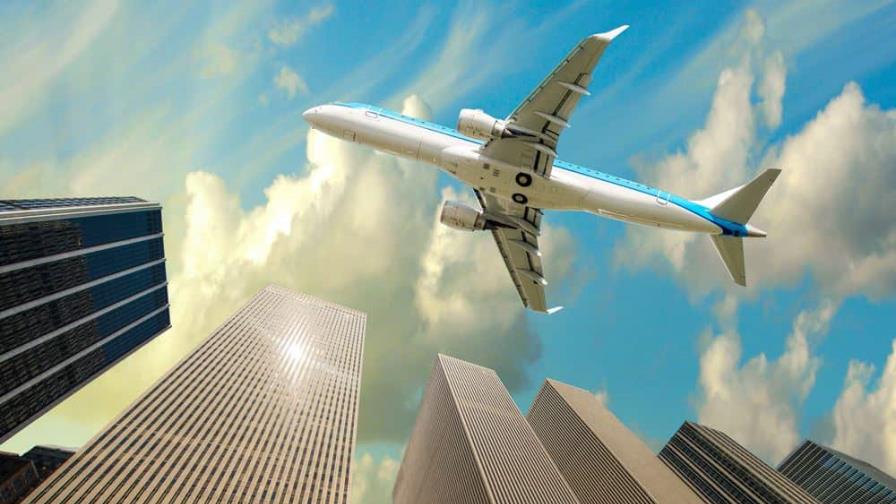 El costo de la tecnología y escasez de controladores aéreos afectan aviación en los EE.UU.