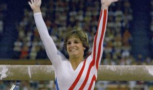 Mary Lou Retton está mejorando tras ser hospitalizada por neumonía, confirma la familia