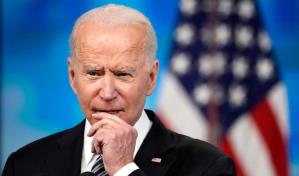 Una mujer interrumpe a Biden con gritos en defensa de Gaza durante un evento